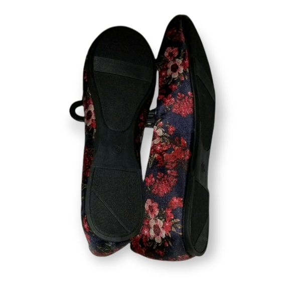 Women's Classic Flats - Picture 7 of 8